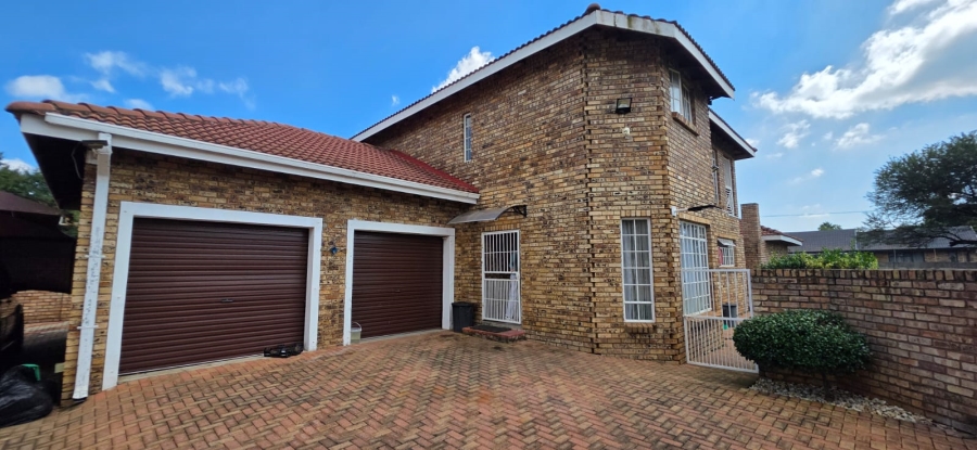 4 Bedroom Property for Sale in Miederpark North West